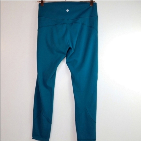 Lululemon In Movement Tight 25" Laguna Size 10 High Rise - Picture 6 of 6